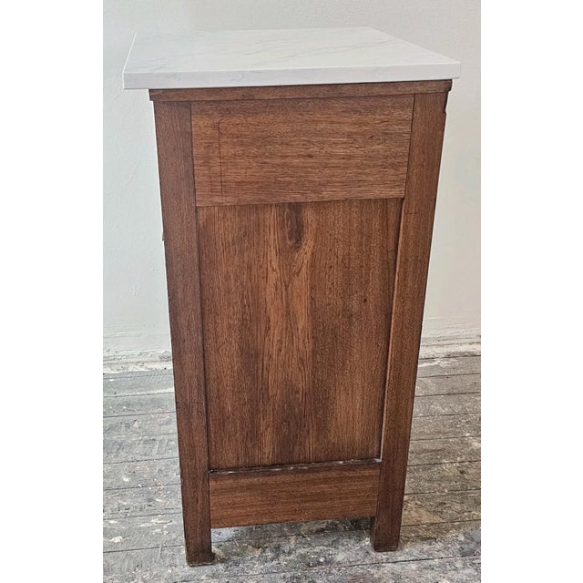1930s French Oak Art Deco Nightstand Marble Top Bedside Cabinet End Table For Sale - Image 13 of 17