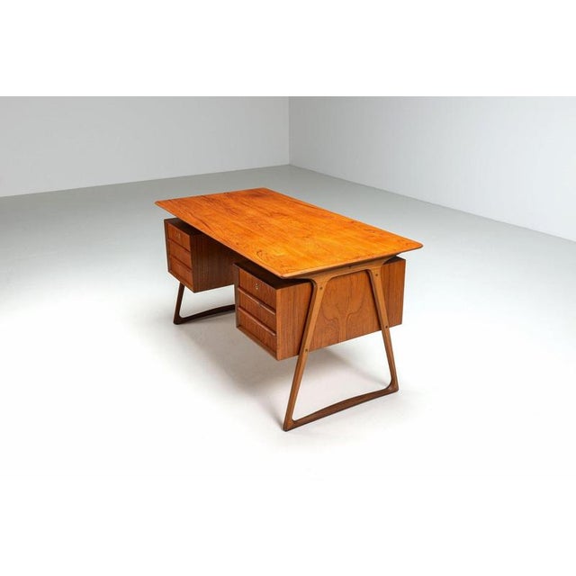 1960s Svend Age Madsen Freestanding Desk in Teak from H.P. Hansen, Denmark, 1960s For Sale - Image 5 of 16
