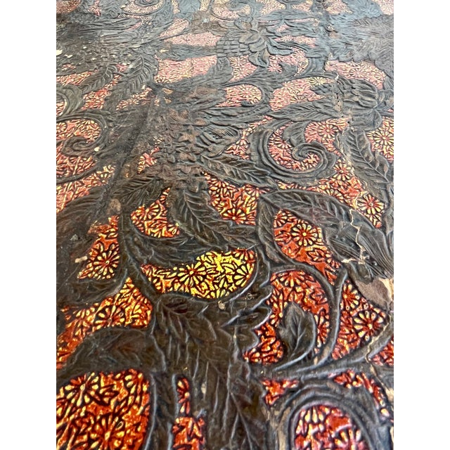 Antique Scorched Bamboo Chinoiserie Side Table With Hand-Painted Lacquer Top, Early 20th Century For Sale - Image 17 of 18