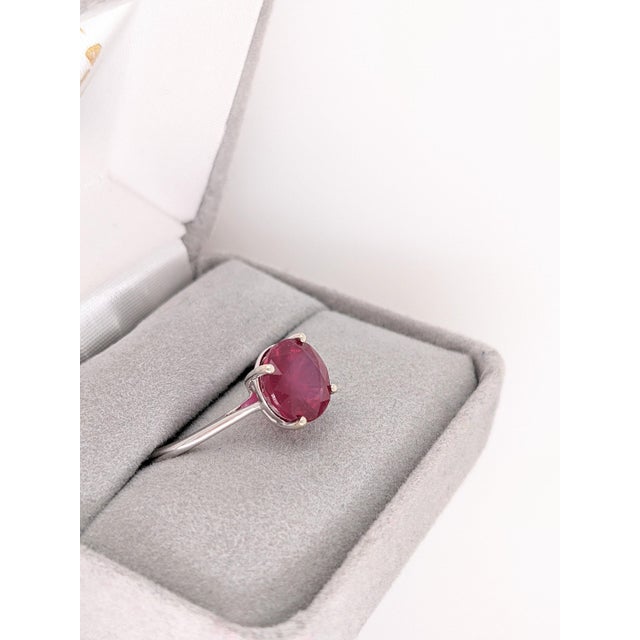 3.8ct Beautiful Red Ruby Ring in Solid 14k White Gold Round 9mm | Solitaire Ring, Size 6.75 For Sale In Columbus - Image 6 of 7