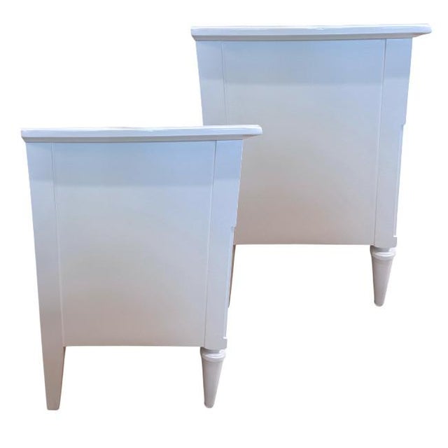 Mid 20th Century Pair of American of Martinsville White Lacquer Single-Drawer Nightstands For Sale - Image 5 of 6