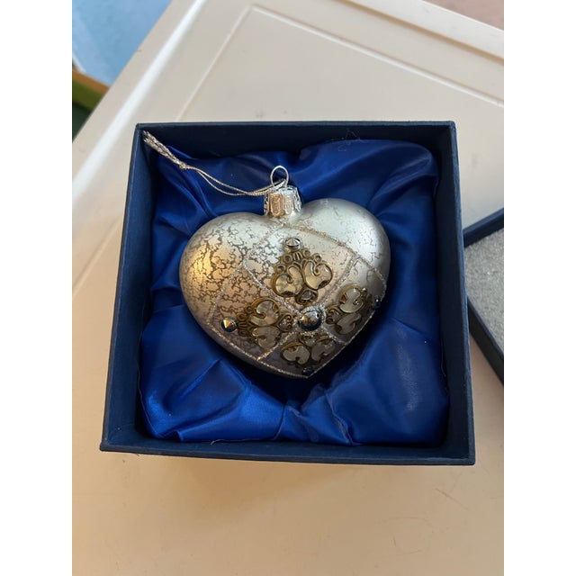 1980s Glass Heart Shaped Ornament With Silver Tones For Sale - Image 4 of 8