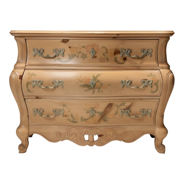 1980s Original Pulaski Hand‑Painted Bombe Chest – Model #0020142 – Excellent Condition – Made in Usa For Sale