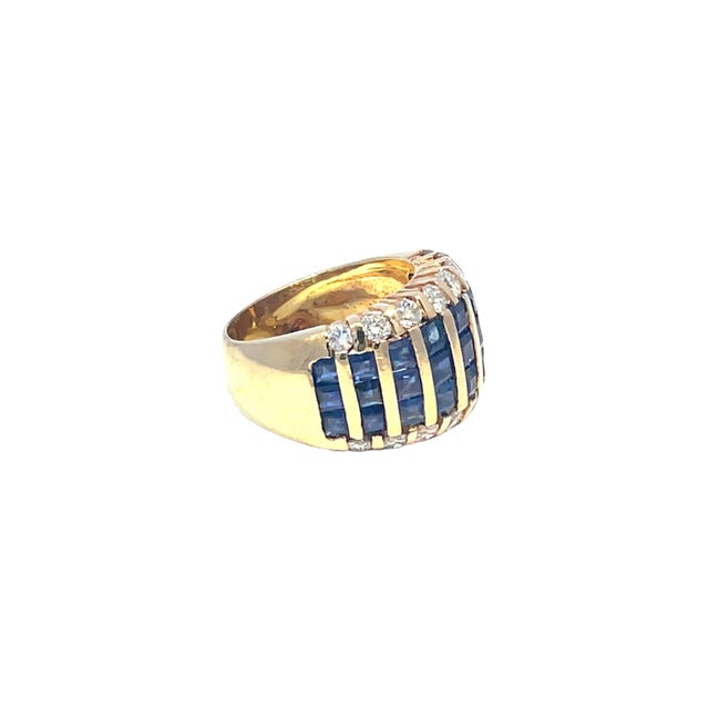 Modern 18k Yellow Gold Blue Sapphire Ring With 3.08ctw Diamonds, Size 5.5 For Sale - Image 3 of 4