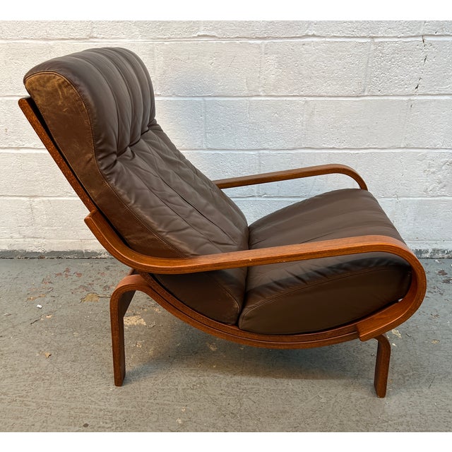 Westnofa Furniture Mid 20th Century 'Orbit' Lounge Chair and Ottoman Designed by Ingmar Relling for Westnofa For Sale - Image 4 of 15