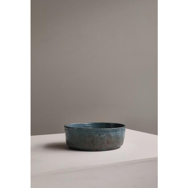 Scandinavian Modern Raku-Fired Stoneware Bowl attributed to Inger Rokkjær, 1990s For Sale - Image 4 of 14
