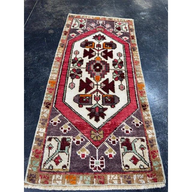 Contemporary Turkish Yastik Rug 1'5" x 3' For Sale - Image 3 of 5