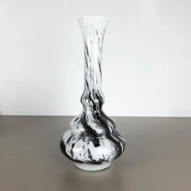 Pop Art vase Producer: Opaline Florence Design: Carlo Moretti attrib. Decade: 1970s. Original vintage 1970s Pop Art hand...