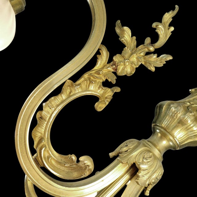 Antique French Art Nouveau Bronze 4-Light Chandelier with Frosted Glass Tulip Flower Shades and Acanthus Leaves, 1890s For Sale - Image 9 of 18