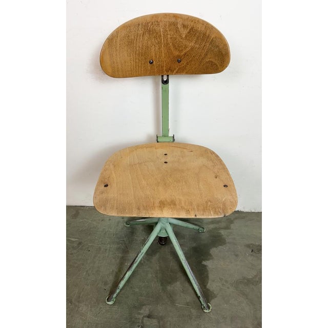 Mid-Century Modern Industrial Green Workshop Chair, 1950s For Sale - Image 3 of 18