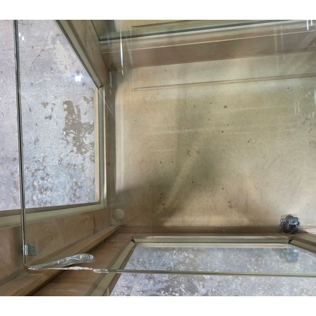 Pair of Vintage Drexel Heritage Olive Burl Wood and Glass Display Cabinets For Sale In Washington DC - Image 6 of 12