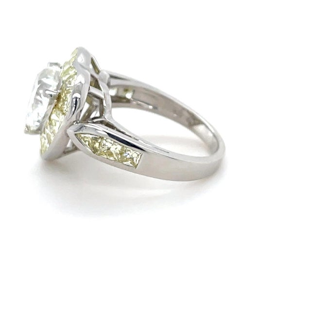 Contemporary Oscar Heyman, 3.15 Carats Heart Diamond and Yellow Diamond Engagement Ring, Size 7.5 For Sale - Image 3 of 7