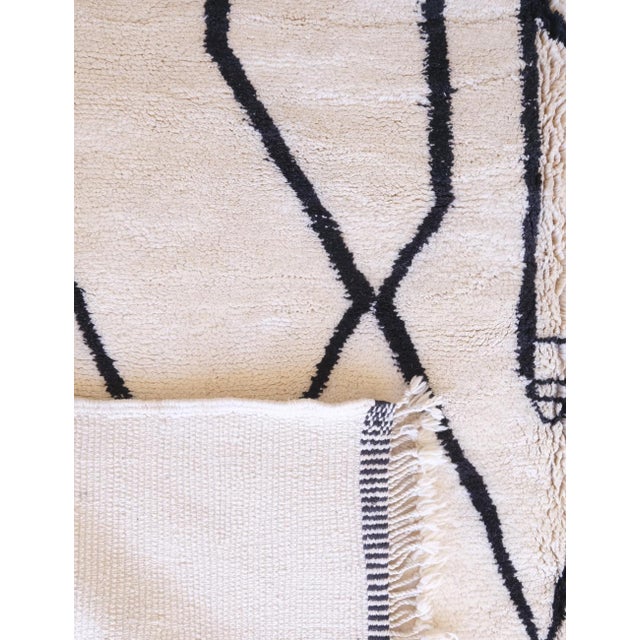 Moroccan Beni Mrirt Wool Rug - 11 X 8.3 Ft For Sale In Cleveland - Image 6 of 8