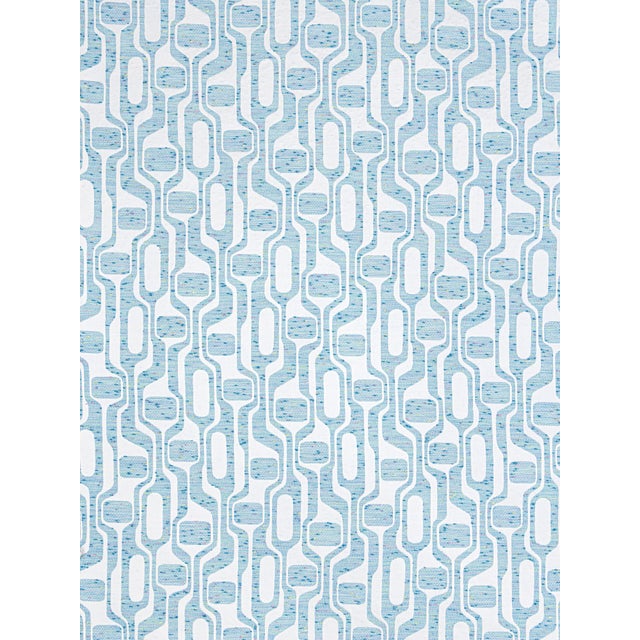 Hinson re-enters the limelight with a show-stopping debut collection under the Scalamandré name. COLOR POP!, a collection...