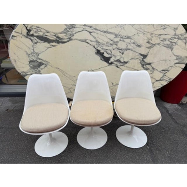 Eero Saarinen (1910-1961) & Knoll International (manufacturer): Set of 4 Swivel "Tulip" Chairs Circa 1985-1990 Set of...