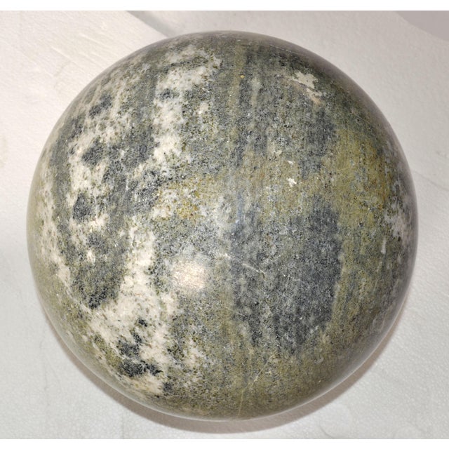 Oyster Gray 1980s Set 2 Italian 'Meta' Marble Sphere Ball Table Base Lella, Massimo Vignelli Style For Sale - Image 8 of 12