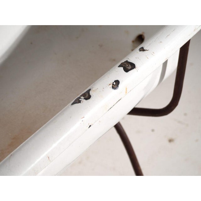 Metal Bathtub in Enamelled Iron, Central Europe, 1950 For Sale - Image 7 of 12