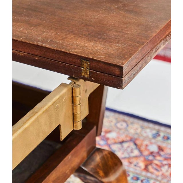 The table is made of solid wood and is sturdy. Excellent quality and a well-thought-out folding system for easy folding...