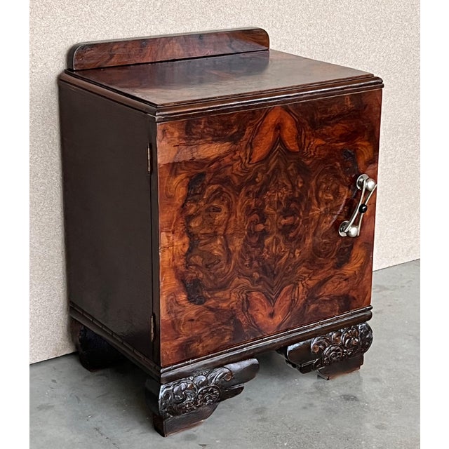 Early 20th Century Pair of Art Deco Side Cabinets or Nightstands with Ebonized Base For Sale - Image 17 of 18
