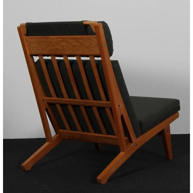 Wood GE-375 Lounge Chairs by Hans J. Wegner for Getama, 1960s, Set of 2 For Sale - Image 7 of 8