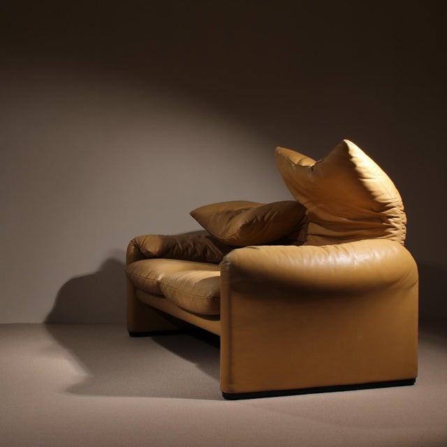 Cassina Maralunga Leather Sofa by Vico Magistretti for Cassina, 1970s For Sale - Image 4 of 18