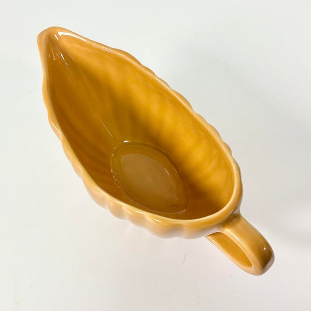 1990s Vintage Portuguese Majolica Ceramic Pumpkin Gravy Sauce Boat, Halloween & Thanksgiving For Sale - Image 6 of 12