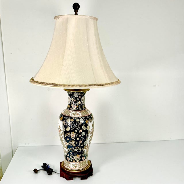 1970s Vintage Hollywood Regency Chippendale Chinoiserie Double Socket Table Lamp For Sale - Image 9 of 18