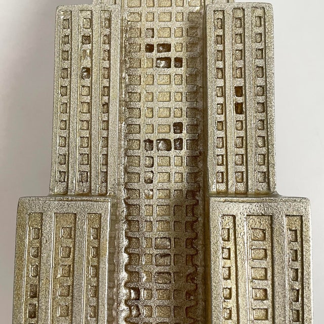 Italian Modern Skyscraper-Shaped Table Lamp by Lisola Che Non Cè, 1980s For Sale - Image 18 of 18