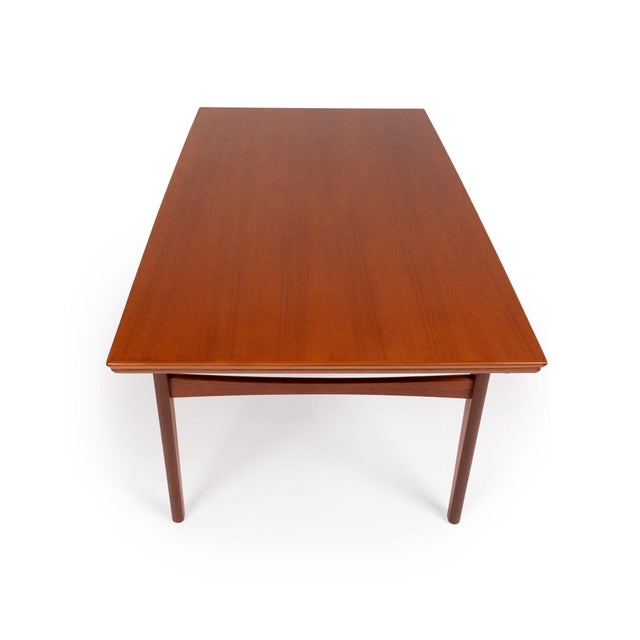 Mid-Century Modern Vintage Teak Expanding Dining Table by Knud Nielsen for Møbelfabrik Løsning For Sale - Image 3 of 6