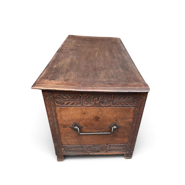 Antiquen Italian Cassone in Cypress Wood, 1550s For Sale - Image 3 of 8