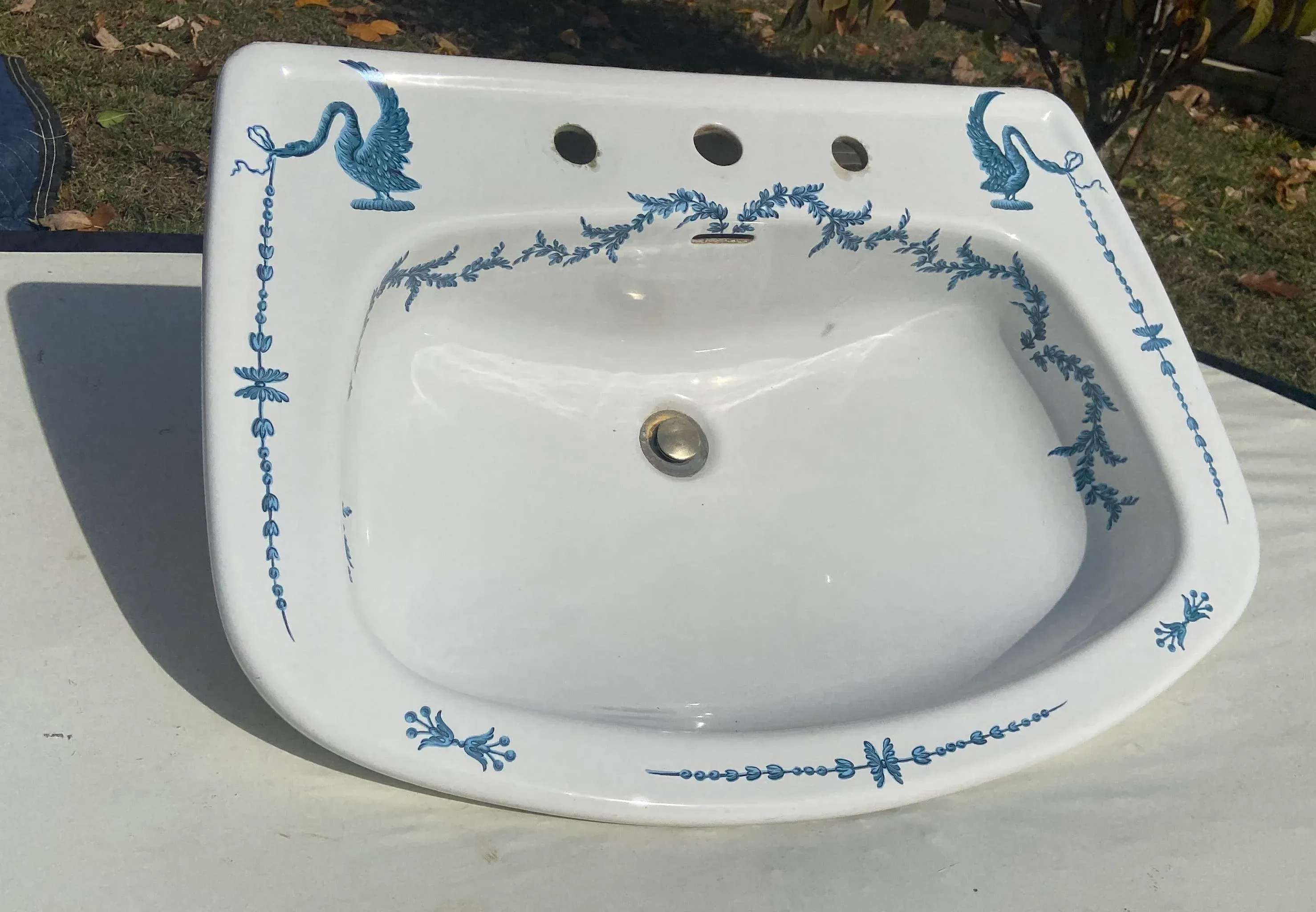 French France Paris Porcelain Swan Hand-Painted Sink Sherle Wagner