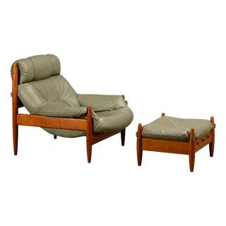 Set of Oak and Leather Lounge Chair in the style of Sergio Rodrigues and Jean Gillon, 1960s For Sale