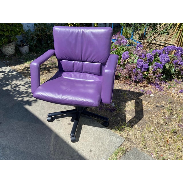 Mid-Century Modern 1990s Mario Bellini Vitra Figura Post Modern Purple Leather Desk Chair For Sale - Image 3 of 12