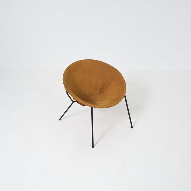 Beautiful foldable balloon seat in leather attributed to the Danish designer Hans Olsen. The chair is in very good...