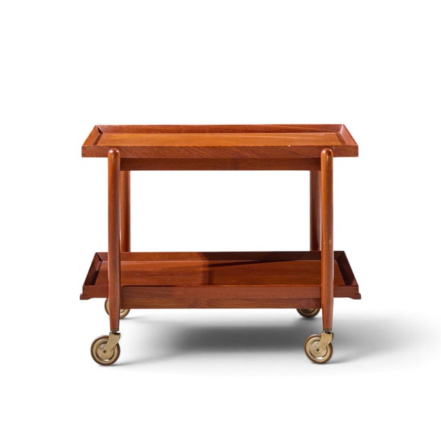Poul Hundevad for Vamdrup Mid Century Danish Teak Expanding Bar Cart This bar cart measures: 30 wide x 20.25 deep x 23.25...