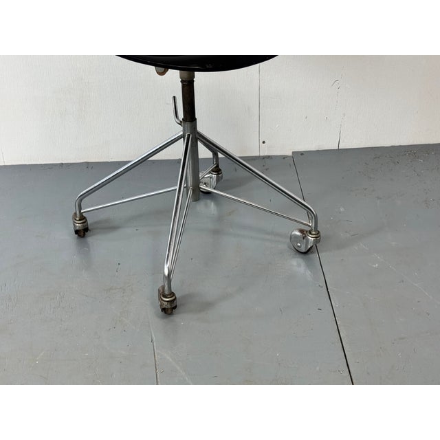 Vintage Early 3117 Swivel Desk Chair by Arne Jacobsen for Fritz Hansen, 1955 For Sale - Image 14 of 15