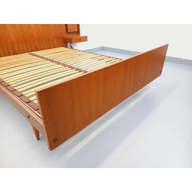 1960s Vintage Scandinavian Style Double Bed in Teak with Integrated Illuminated Bedside Tables and Slatted Base, 1960s For Sale - Image 5 of 18