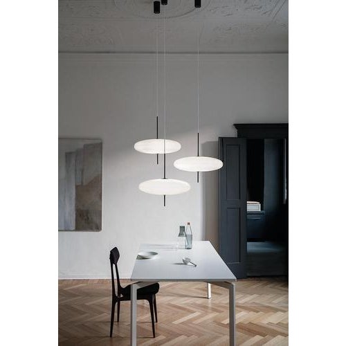 White Diffuser and Black Hardware Model 2065 Lamp by Gino Sarfatti For Sale - Image 9 of 11