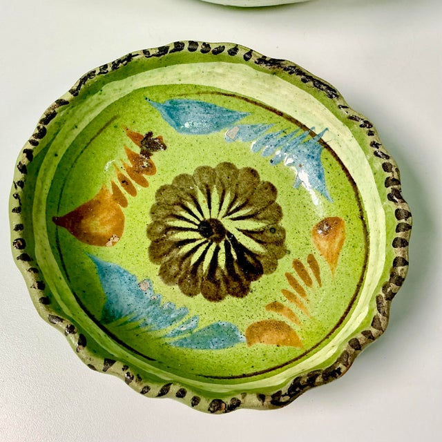 Ceramic 1950s Vintage Mexican Southwestern Folk Art Tlaquepaque Pottery Serving Bowls - Set of 4. For Sale - Image 7 of 12