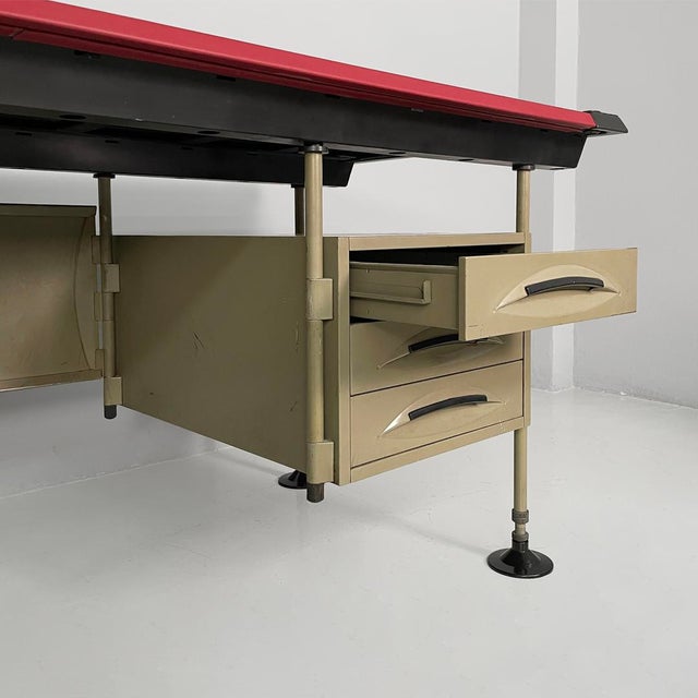 Mid-Century Modern Italian Red Metal, Leather, and Plastic Desk from BBPR Olivetti, 1960s For Sale - Image 16 of 18
