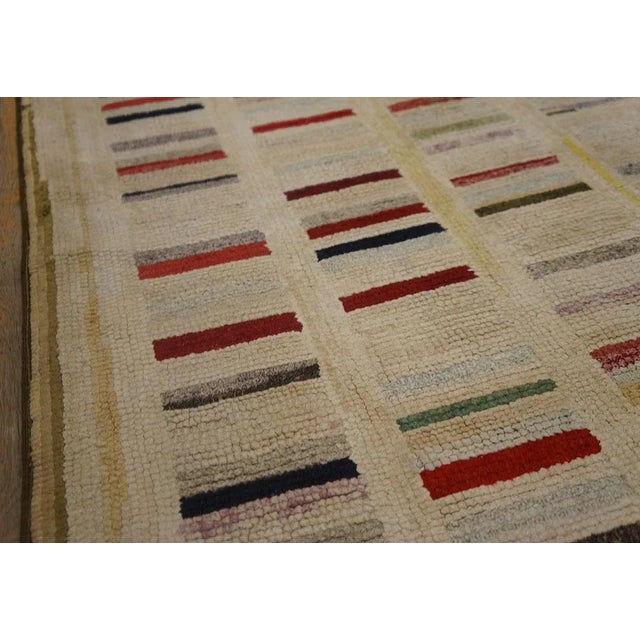 1920s Tan Ecru Stripe Folk Art Antique American Hooked Rug 4'8" X 6'6" Woven Wool Carpet For Sale - Image 4 of 10