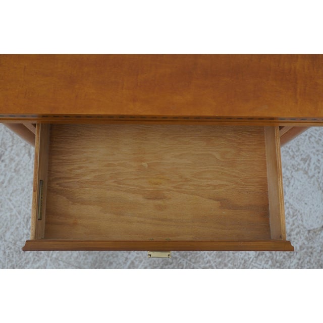 1980s Pair Hickory White 1 Drawer Tiger Maple Inlaid Nightstands For Sale - Image 5 of 18