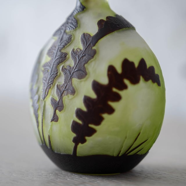Galle Cameo Glass Banjo Fern Vase, c.1910 For Sale - Image 14 of 15