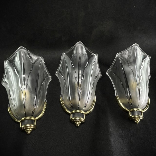 Art Deco Bronze & Glass Wall Lamp by Ezan, France, 1940s For Sale - Image 3 of 9