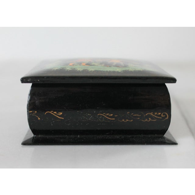 Vintage Russian Hand-Painted Papier-Mâché Lacquer Trinket Box For Sale - Image 4 of 10