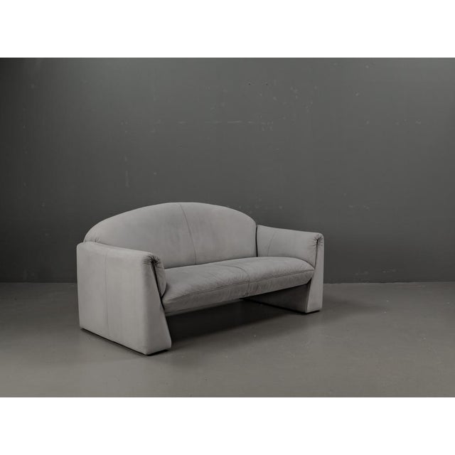 Postmodern Octanova Light Gray Nubuck Leather Sofa by Peter Maly for COR, 1980s For Sale - Image 3 of 18