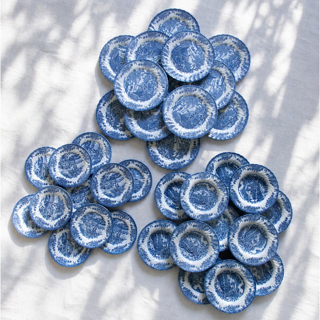 Blue Large Vintage English Earthenware Dinner Service from Staffordshire Churchill, 1970s, Set of 35 For Sale - Image 8 of 8