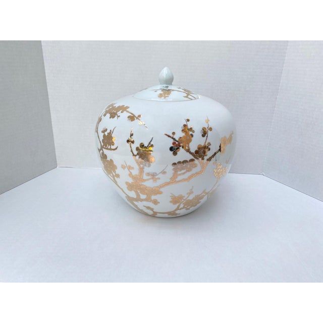Williams Sonoma Home Porcelain White and Gold Ginger Jar For Sale - Image 11 of 15