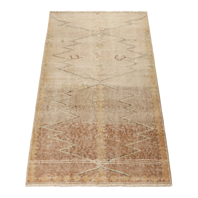 1960s Vintage Zeki Müren Rug in Beige-Brown With Geometric Patterns, From Rug & Kilim For Sale - Image 5 of 7