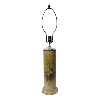 Vintage Mid Century Shabby Chic Chippy Decopage Daisies Table Lamp For Sale